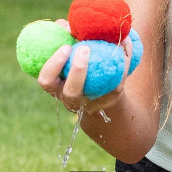 New re-usable water splash balls to replace the water balloons - Picture 3 of 5